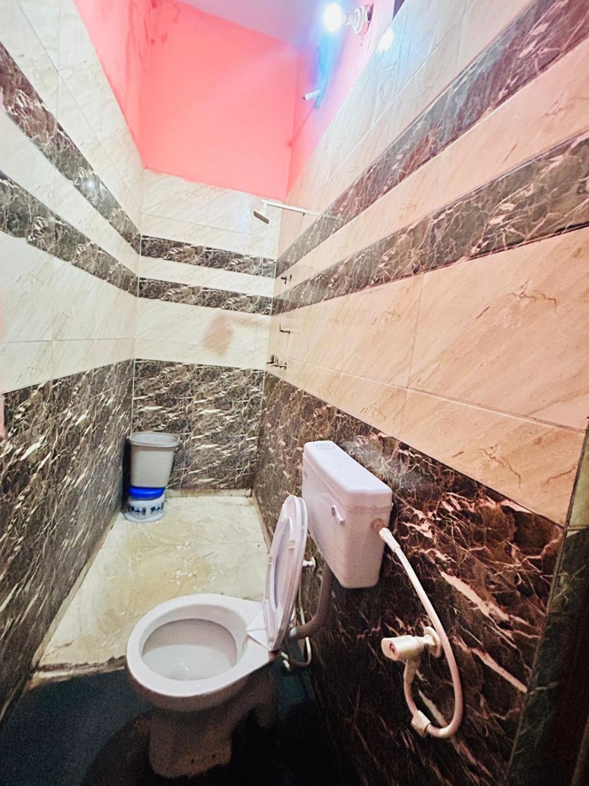 Agrawal Inn Guest House Mathura Ngoại thất bức ảnh