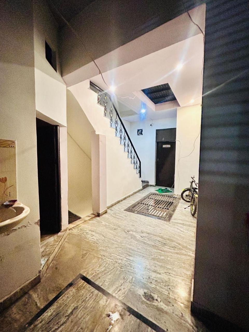 Agrawal Inn Guest House Mathura Ngoại thất bức ảnh