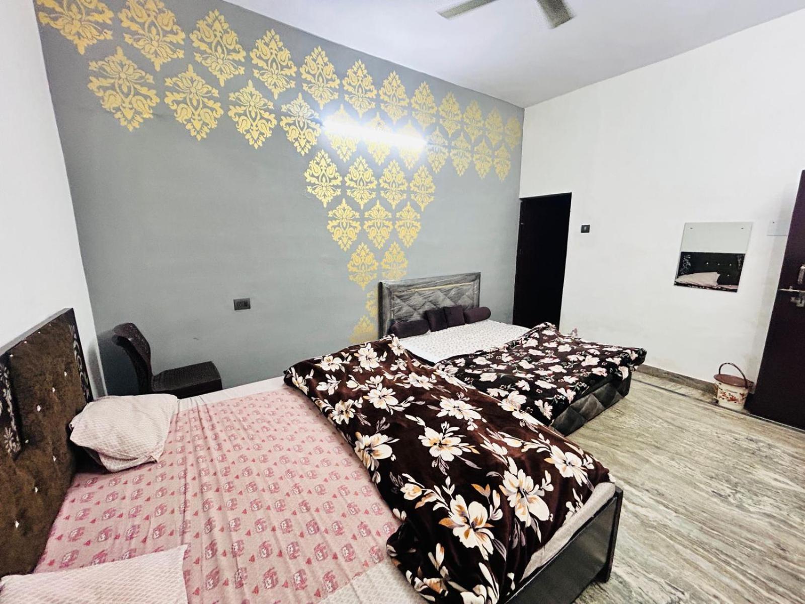 Agrawal Inn Guest House Mathura Ngoại thất bức ảnh