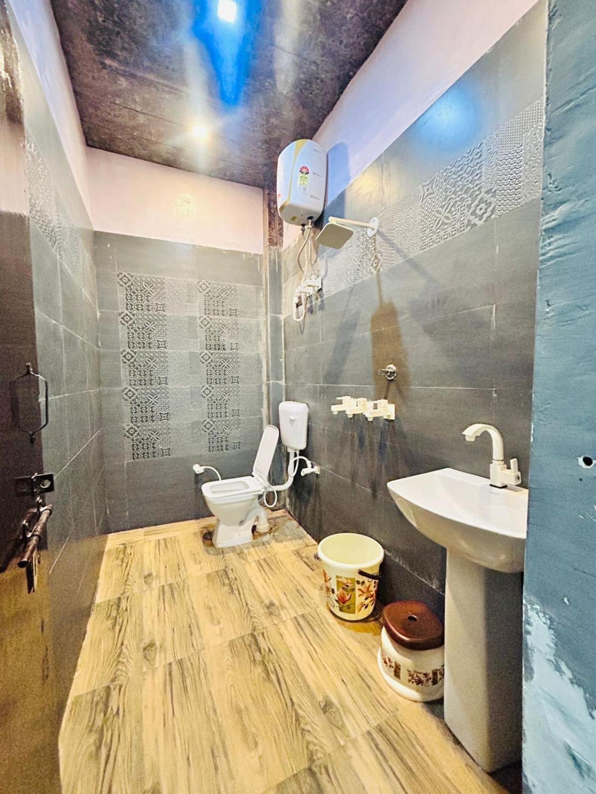 Agrawal Inn Guest House Mathura Ngoại thất bức ảnh